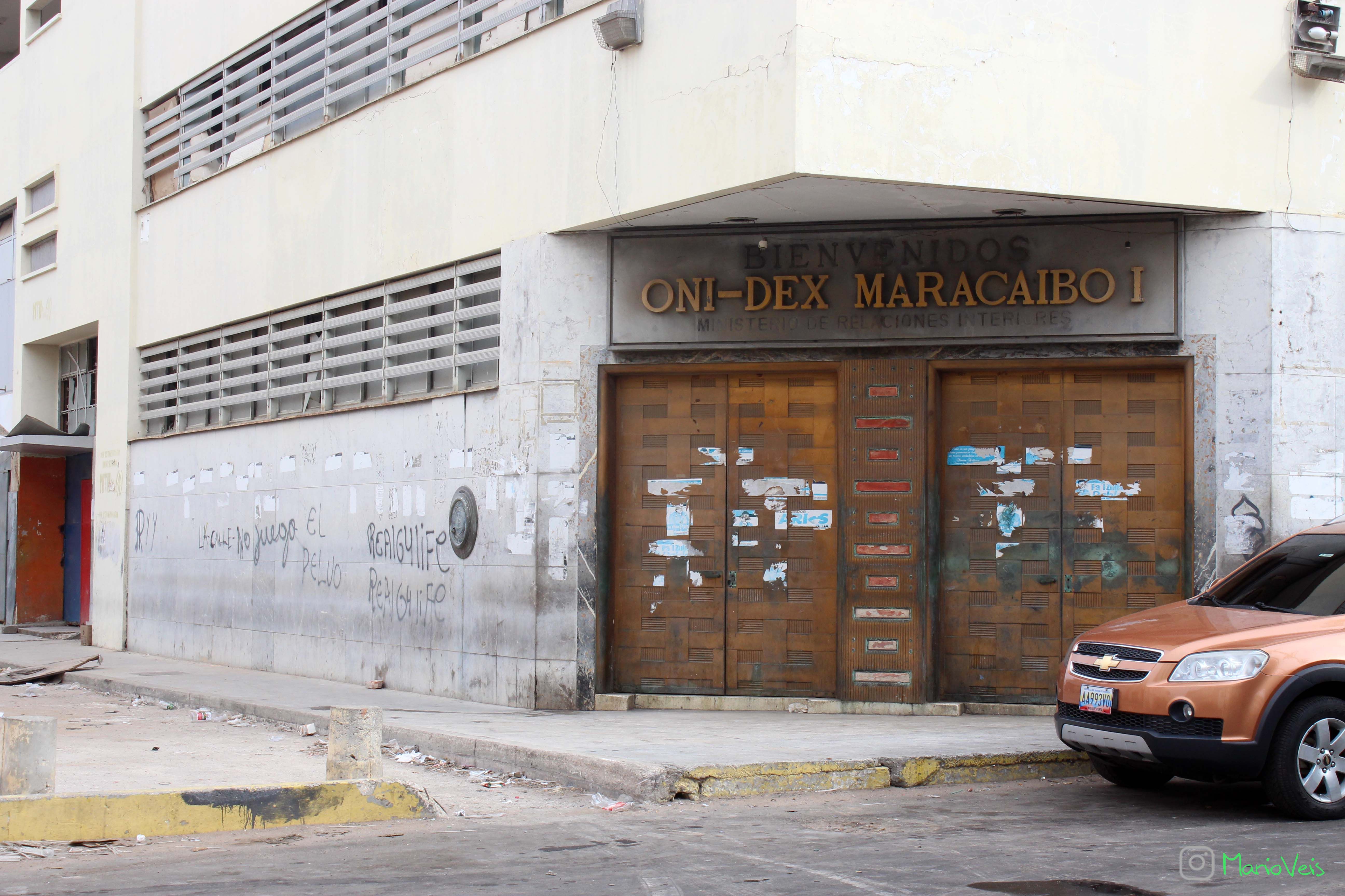 Puertas de la antigua casa matriz del Banco de Maracaibo.