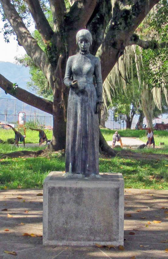 Monumento a María Concepción Palacios Y Blanco. Parque de las Madres, Mérida. Foto: Samuel Hurtado Camargo, noviembre 24 de 2017.