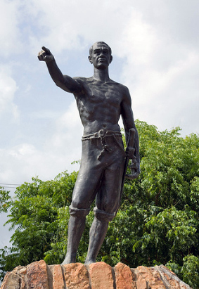 Estatua de José Leonardo Chirino, en Coro - Falcón. Foto de Charles Johnson (Flickr).