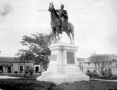 Estatua ecuestre de El Libertador