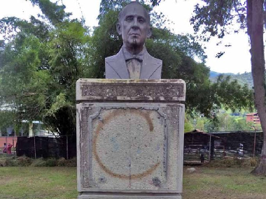 Busto de Julio Sardi