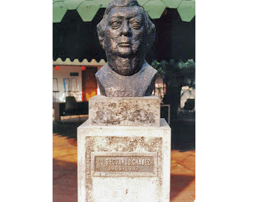 Estatua de Luis Eduardo Chávez