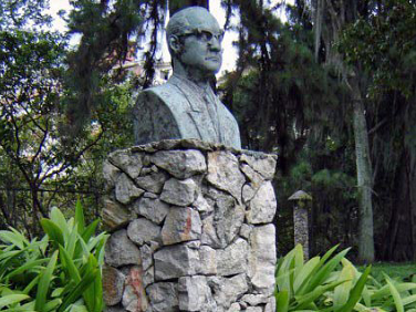 Busto de Neftalí Noguera Mora