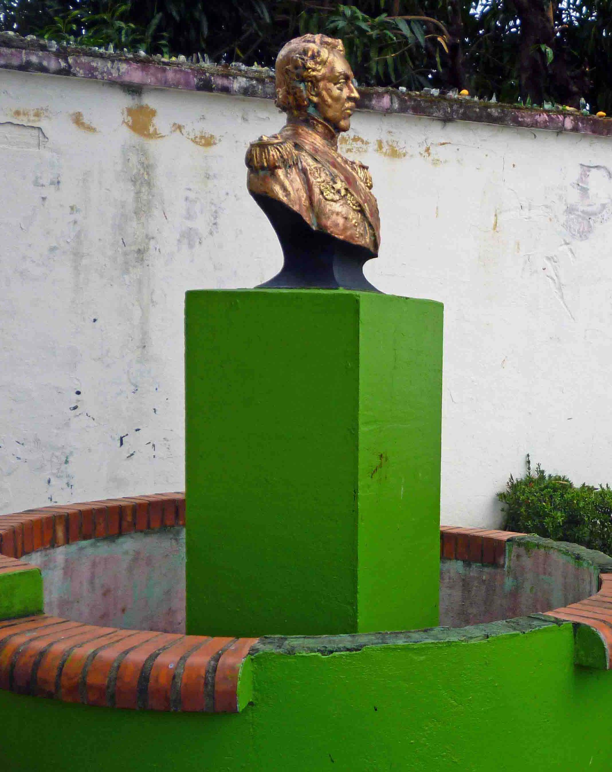 Busto de Antonio Nicolás Briceño.